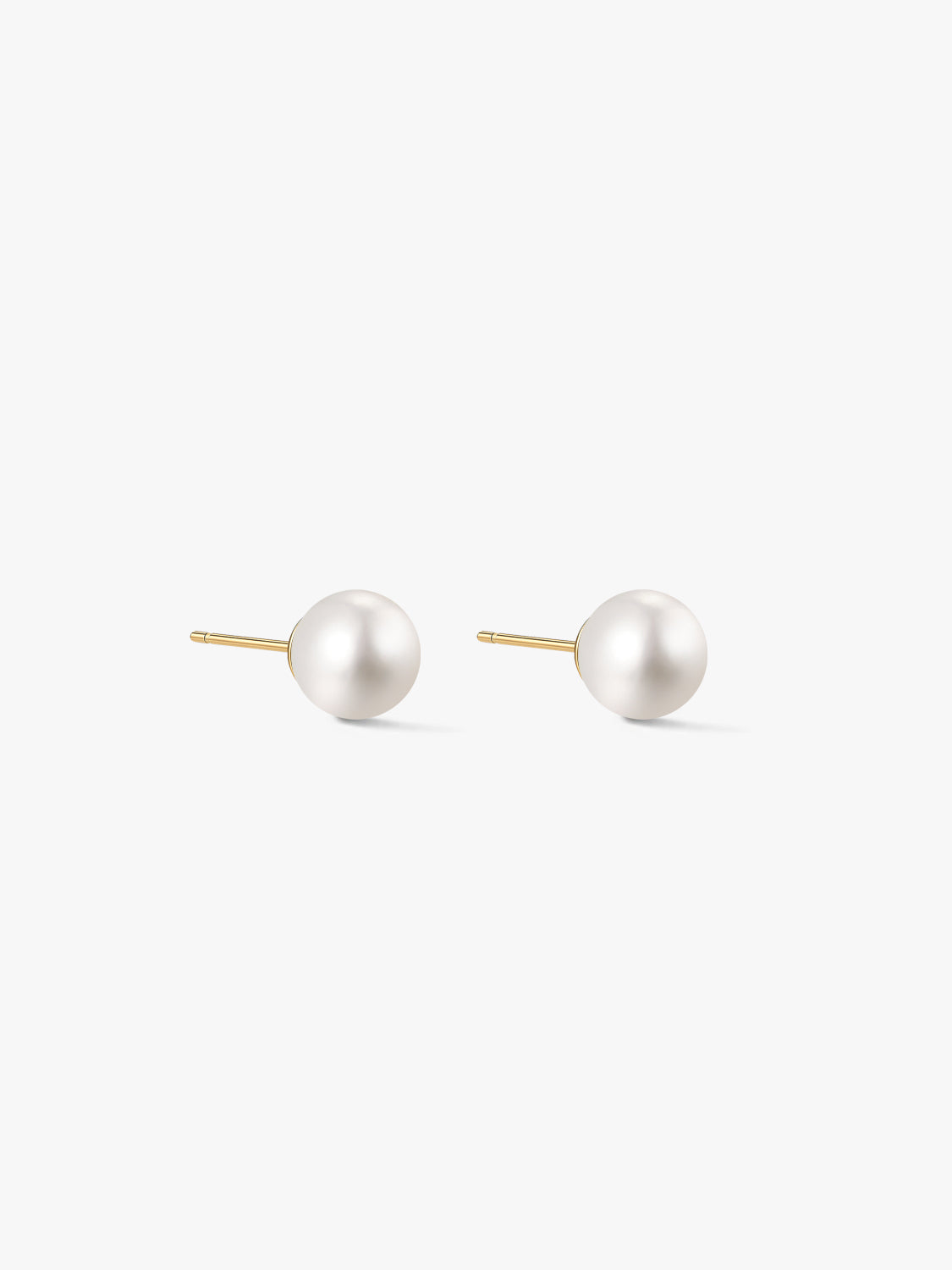 Classic Pearl Studs
