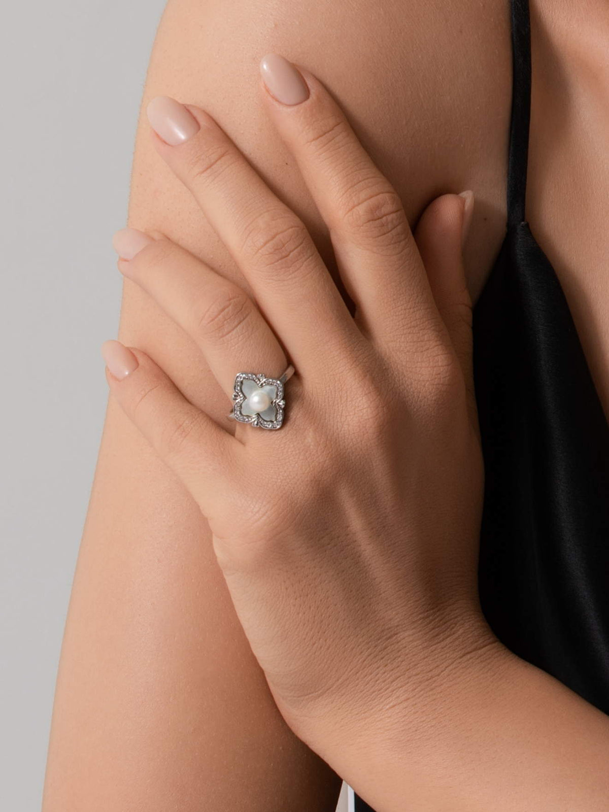 Silver Palais Ring
