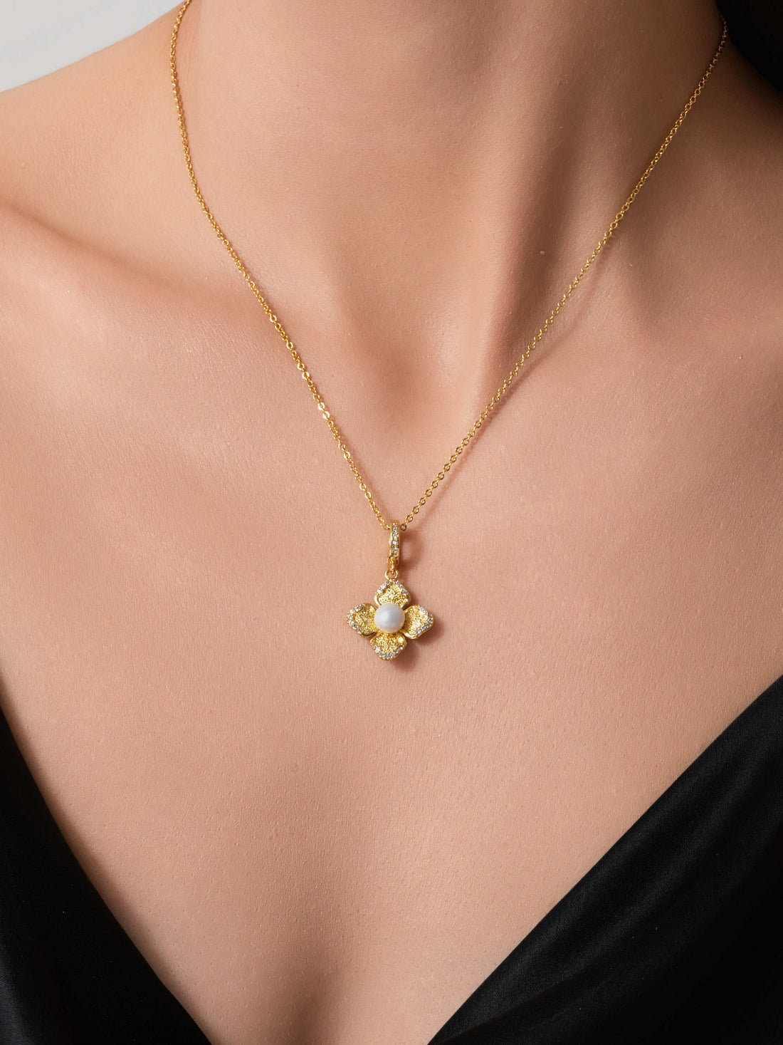 Rosette Pendant Necklace