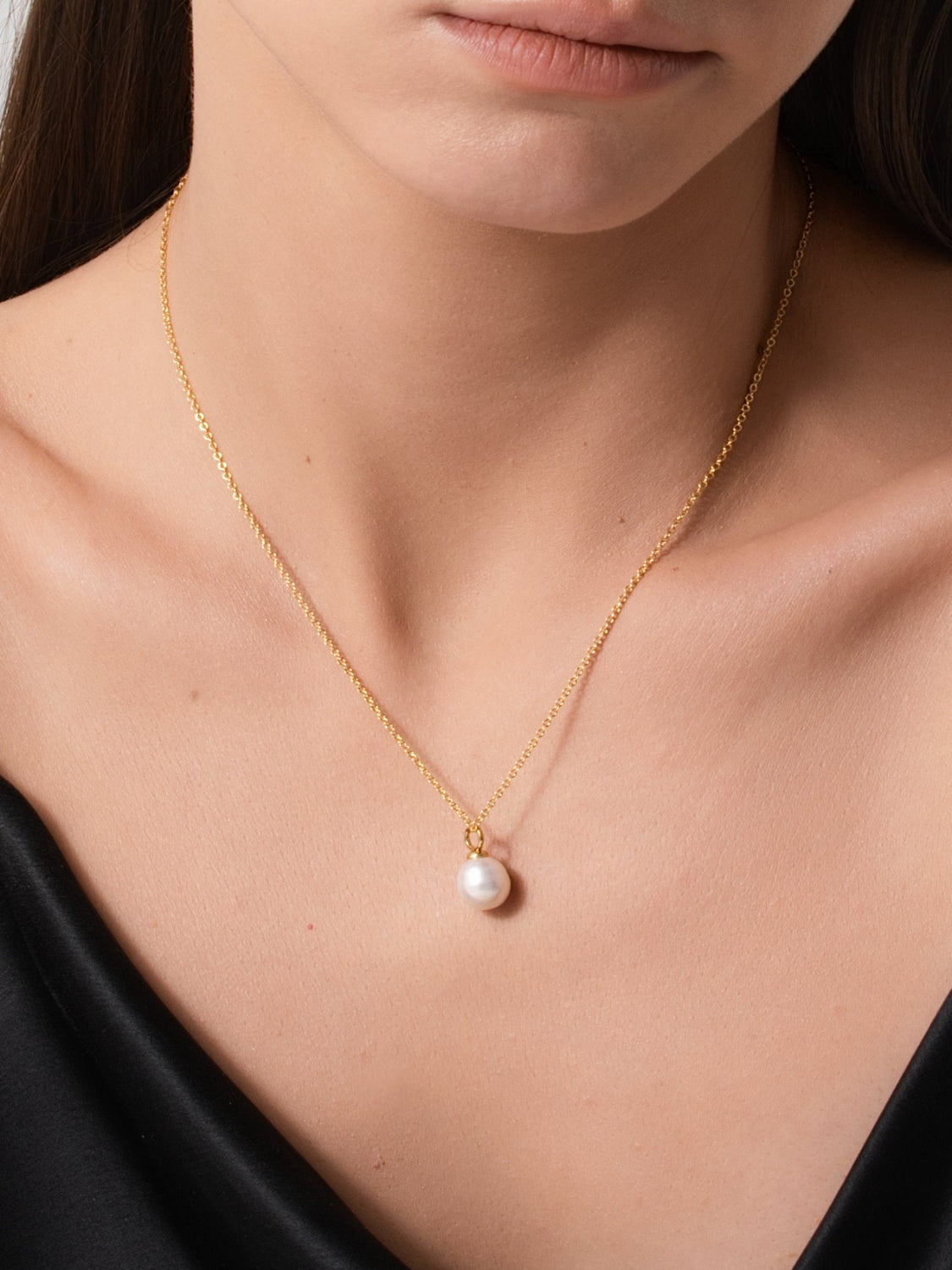 Classic Pearl Necklace